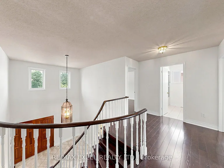 21 Mary Gapper Cres — Photo 31
