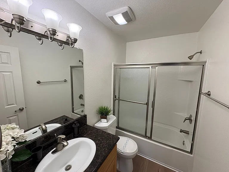 Beachwood Apartments — Photo 47