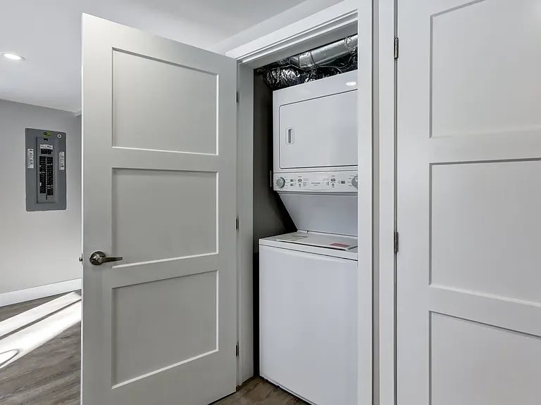 493 Gill St #BASEMENT — Photo 8