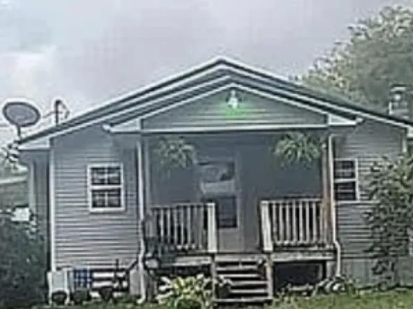 33930 Midland Trl, Rainelle, WV 25962