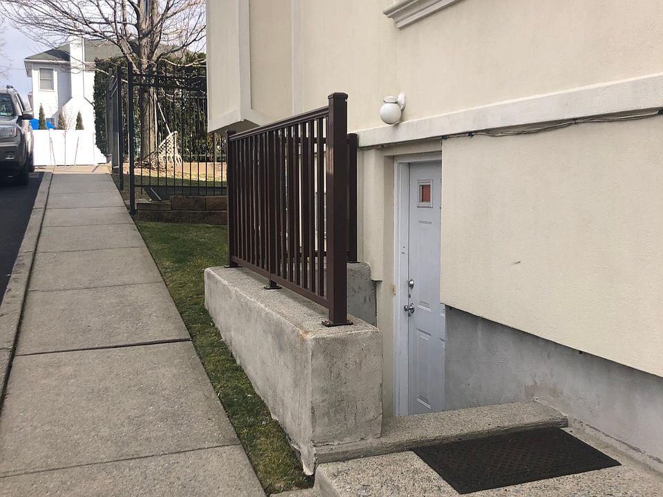 1st image of 15 Santa Monica Ln #1