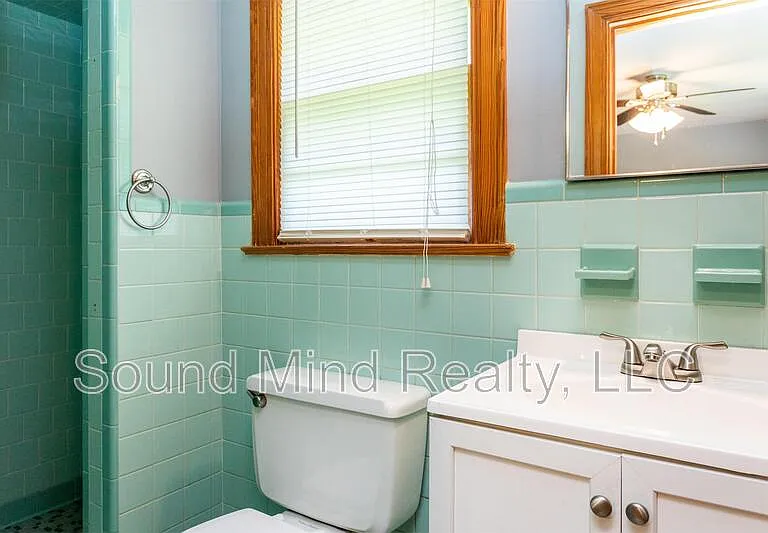 300 Tyson Ave — Photo 8