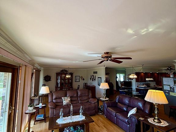 5th image of 30 Riverview Dr