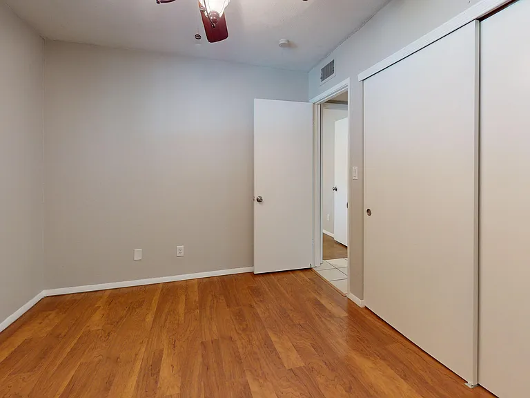 2080 E Greenway Dr #2 — Photo 16