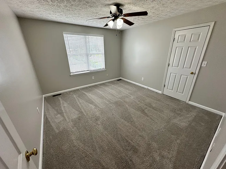 3049 Mapleleaf Park — Photo 14
