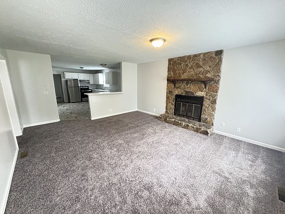 2nd image of 3225 Lakeford Dr