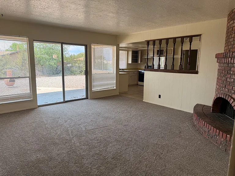 8201 Portales Ave NE — Photo 3
