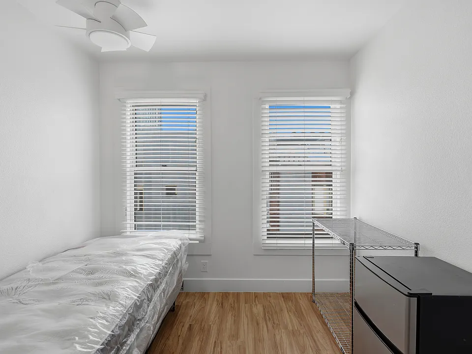 102 S Park St #406