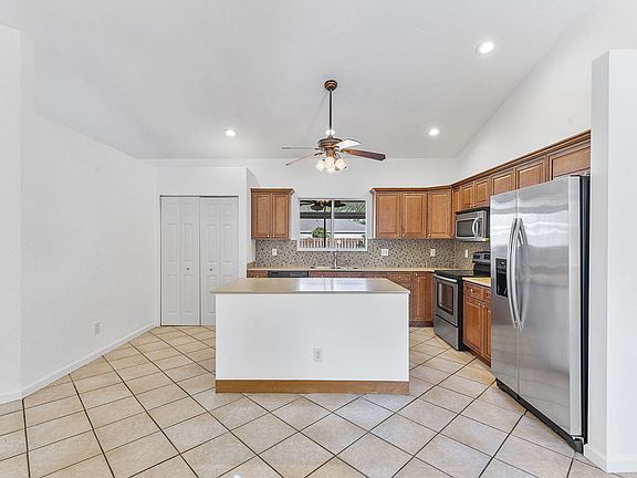 3rd image of 3733 SW Haines Street