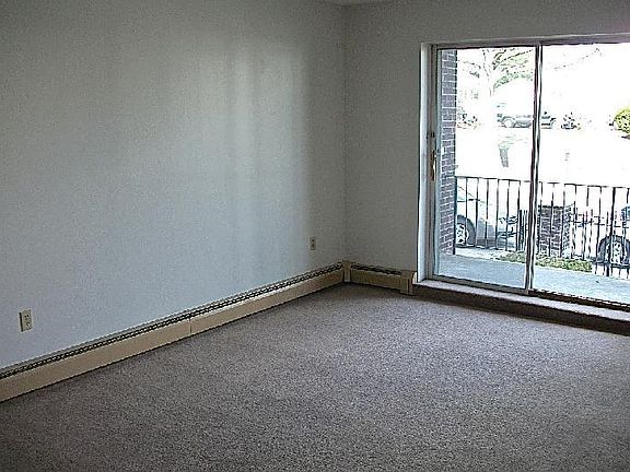 5th image of 225 Independence Ave APT 12