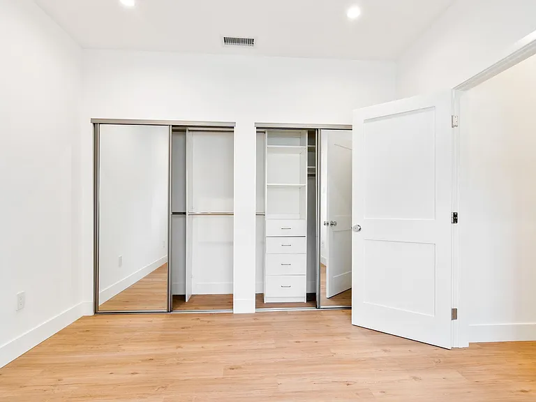 18203 Sunburst St — Photo 17