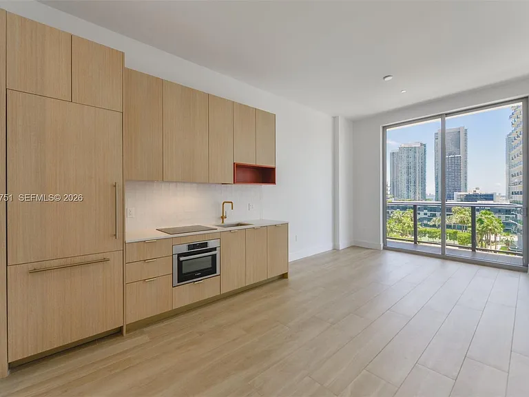 90 NE 32nd St #1108 — Photo 4