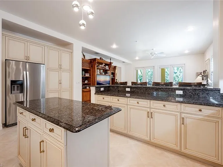 2843 Tiburon Blvd E #7-102 — Photo 34