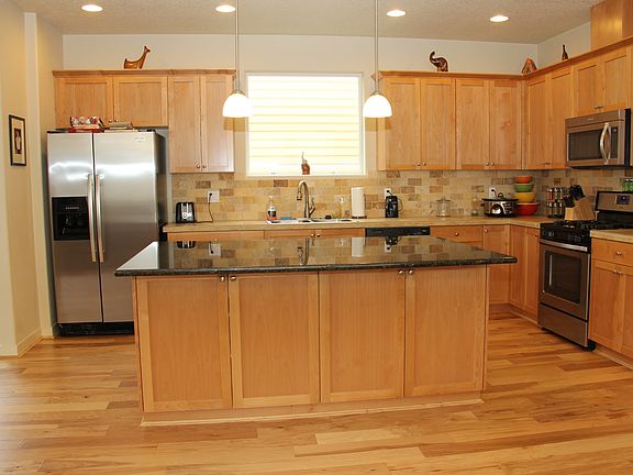 2nd image of 11090 SW Mont Blanc St