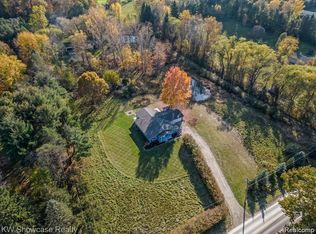 5461 W Coon Lake Rd, Howell, MI 48843