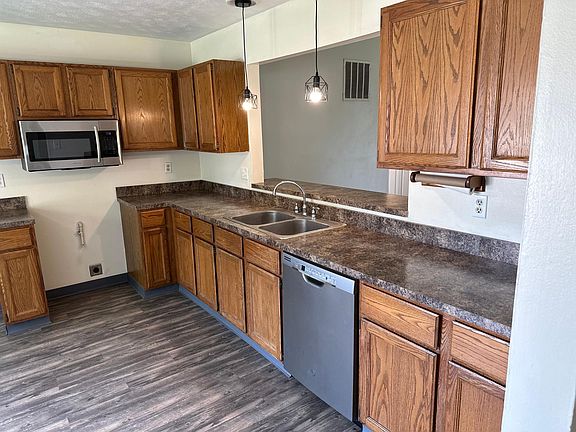 3rd image of 8909 Cypressgate Dr