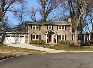 2422 Winchester Cir, Vienna, VA 22180