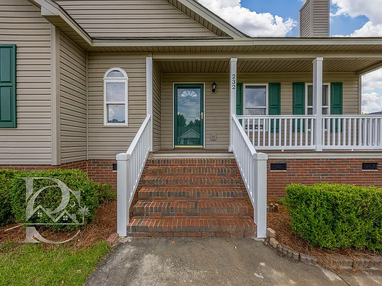 232 Autumnview Ct — Photo 2