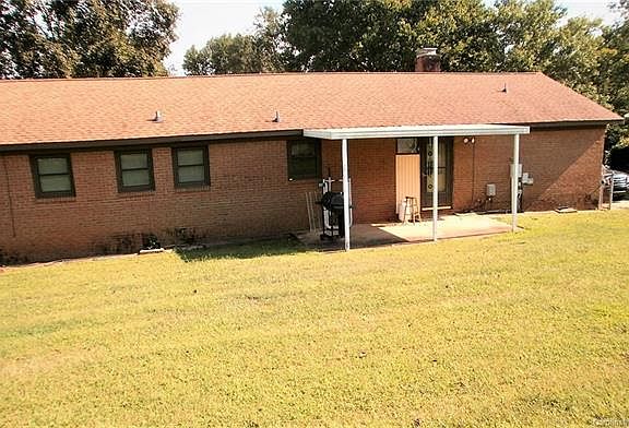 3rd image of 208 Monica Ln