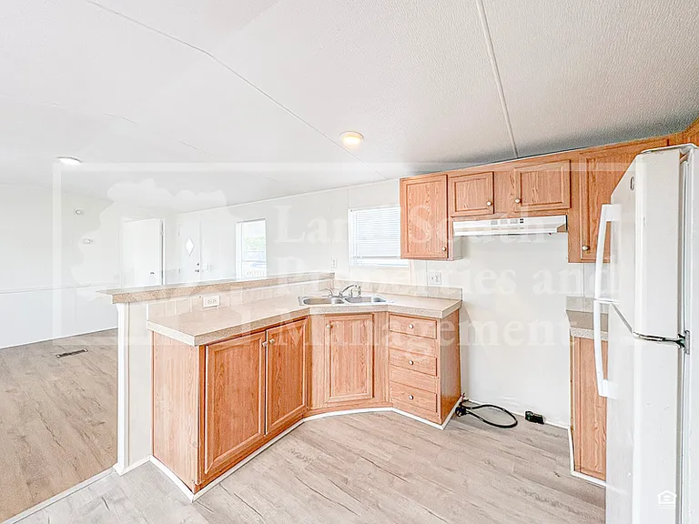 1155 Meadow Lawn St — Photo 8