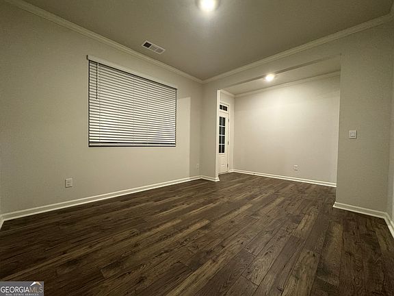 4th image of 279 Belmont Dr SE
