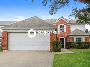 2732 Country Creek Ln, Fort Worth, TX 76123