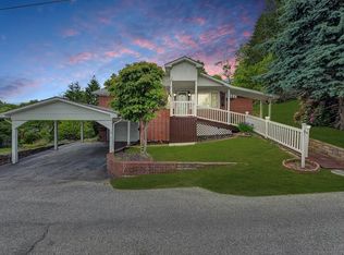 179 West St, Sophia, WV 25921