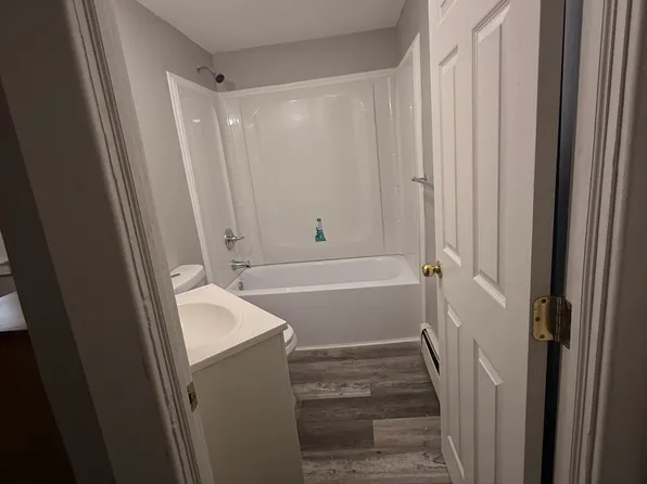 888 Yorkston St Floor 2, Schenectady, NY 12303