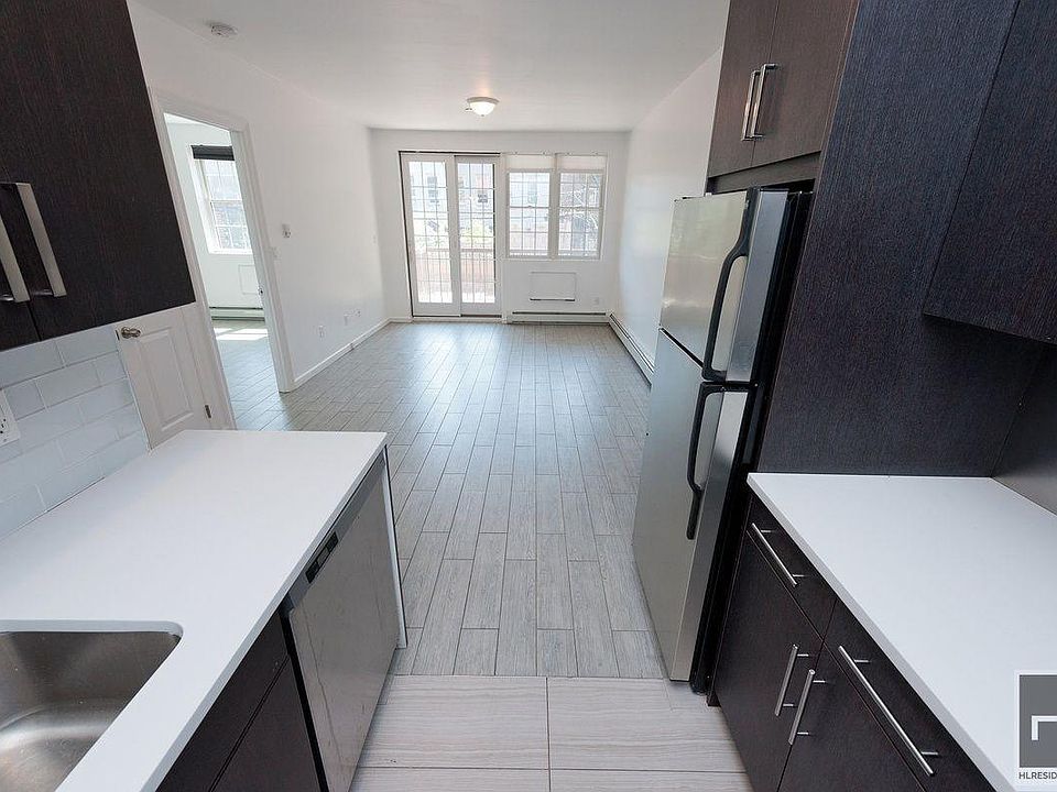 1st image of 2719 Crescent St
