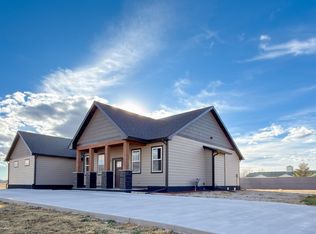 238 E Johnson St, Holyoke, CO 80734