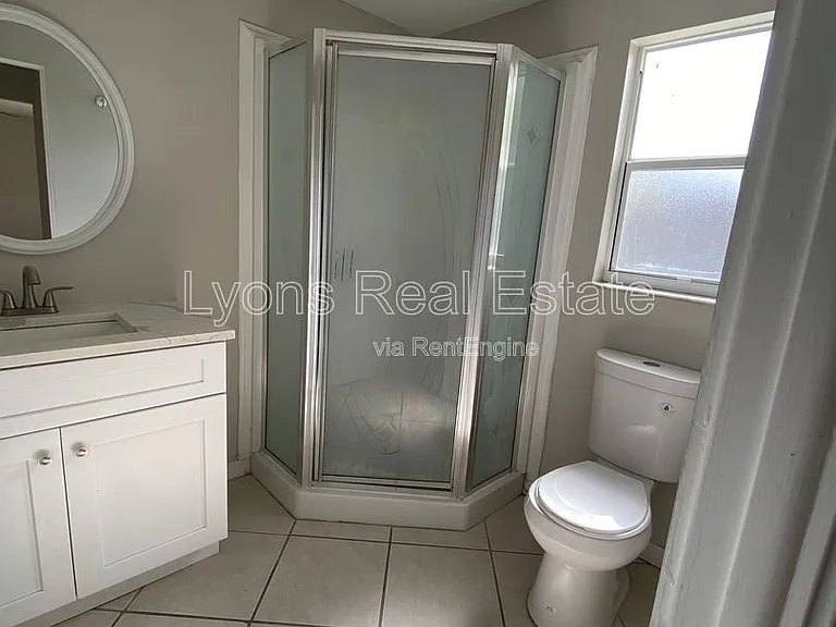 11310 Linda Loma Dr — Photo 12
