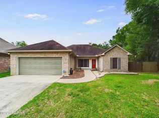 313 Heart D Farm Rd, Broussard, LA 70518