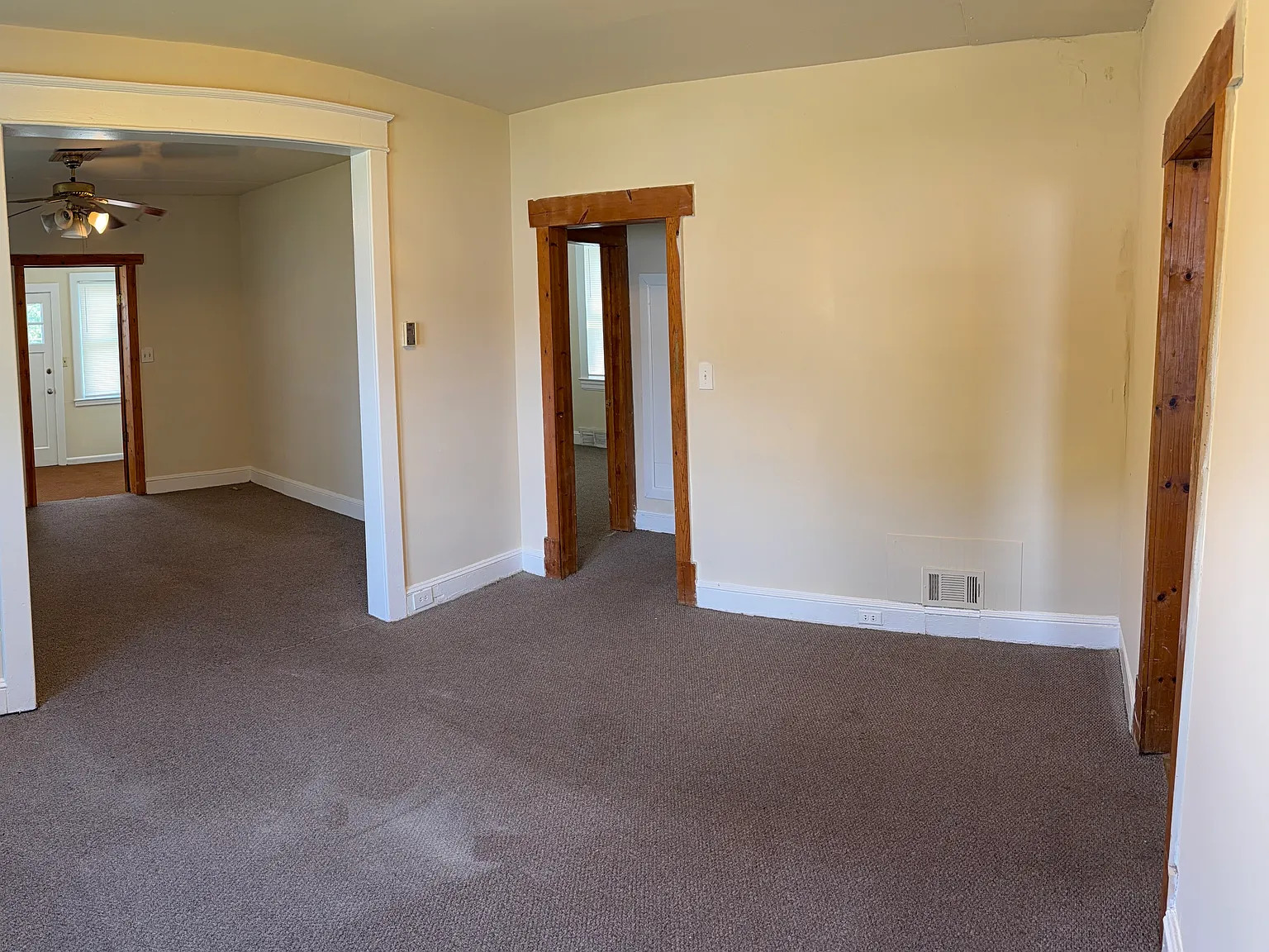 2 bed, 925 sqft, $1,600 — Photo 3