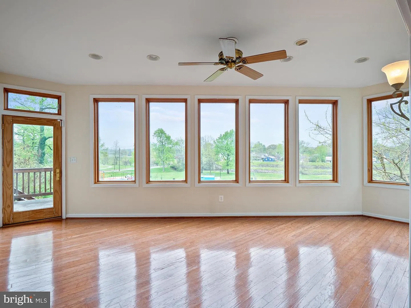 3 bed, 2228 sqft, $3,400 — Photo 2