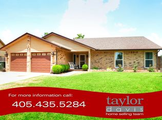 3907 Orchard Ln, Norman, OK 73072