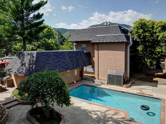 1065 University Pool