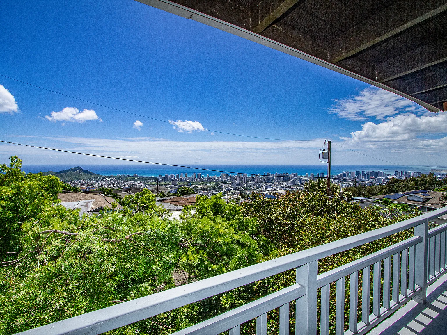 4 bed, 2.5 bath, 2720 sqft, $5,000 — Photo 3
