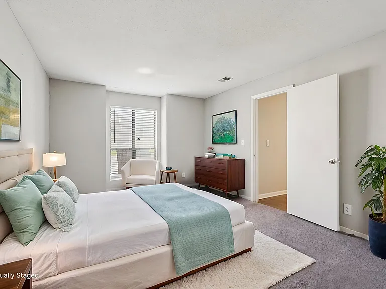 Polo Club Apartments — Photo 6