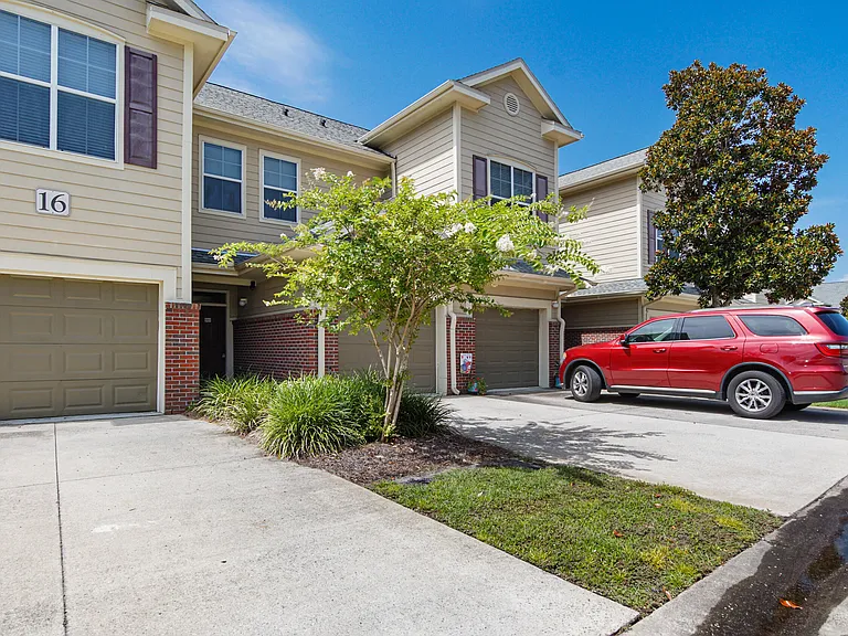 1602 Baldwin Rowe Cir #1602 — Photo 3