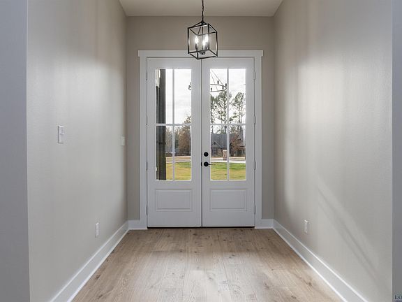 3rd image of 176 Heather Ln