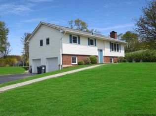 54 Blossom Ln, Shawangunk, NY 12589