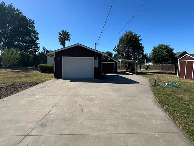 22220 G St — Photo 10