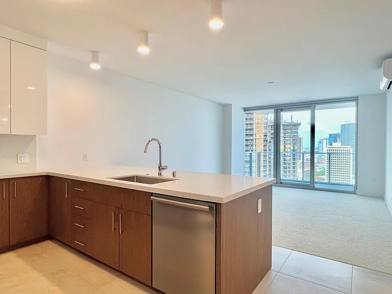 629 Keeaumoku St #2406 — Photo 3