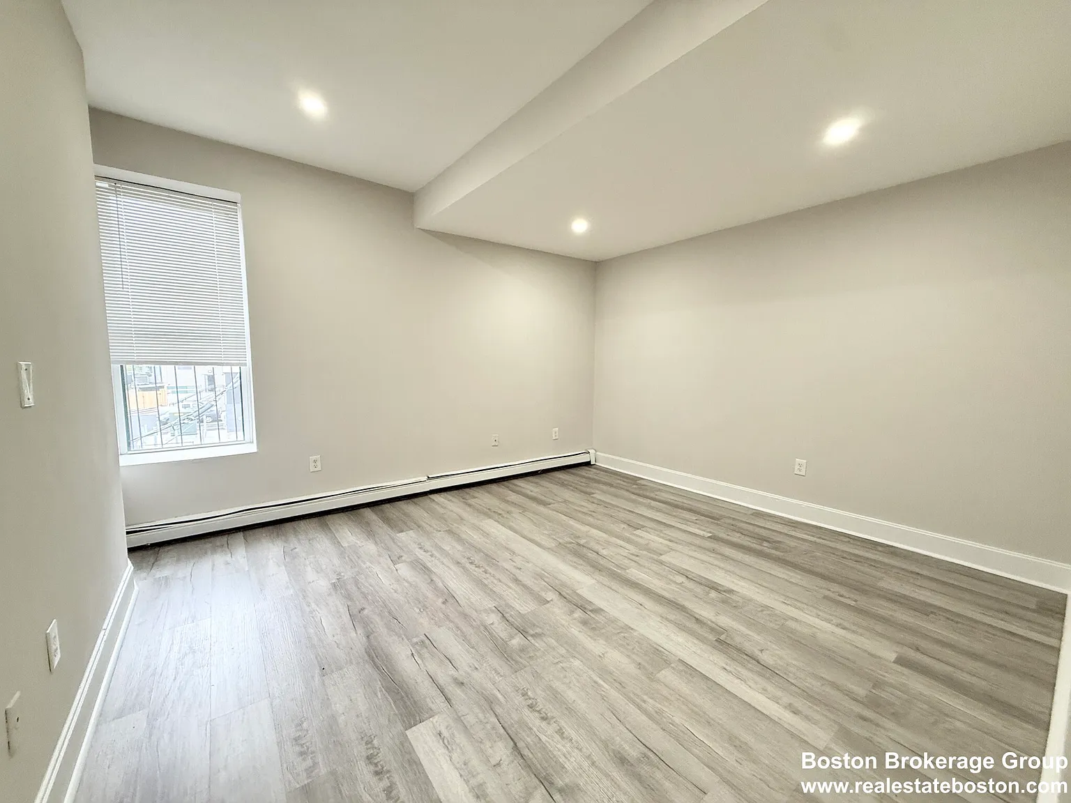 3 bed, 1.0 bath, $3,600 — Photo 3