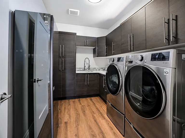 Large Laundry Room with Dry cleaner!