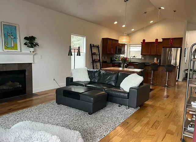 Hunters Cir — Photo 5