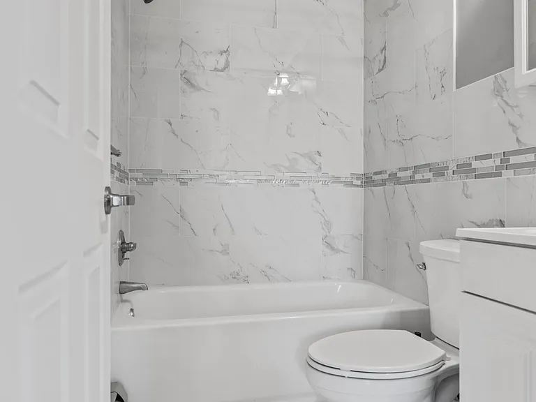 2 Westminster Ln #2 — Photo 14
