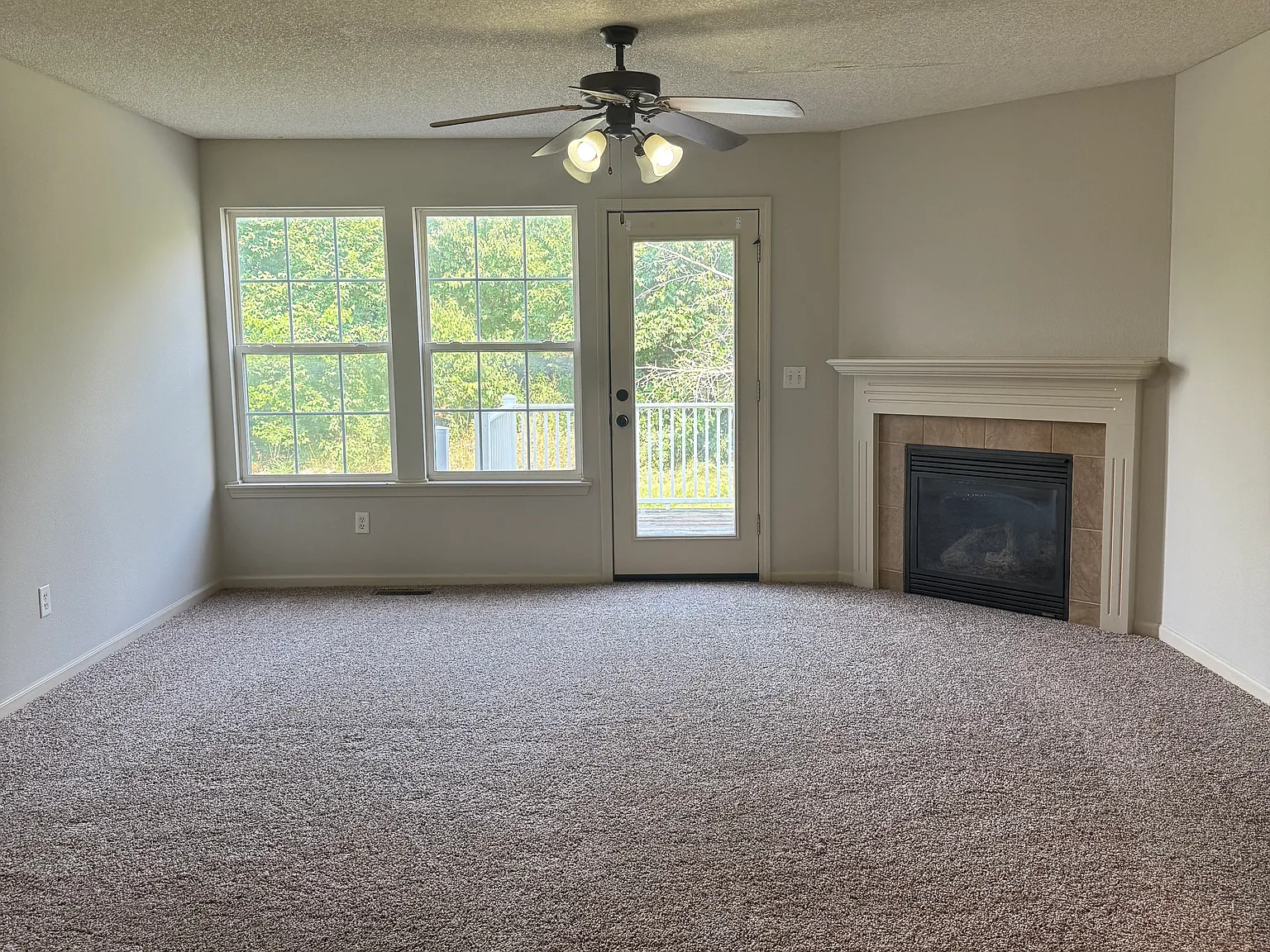 2 bed, 2.5 bath, 1451 sqft, $1,795 — Photo 4