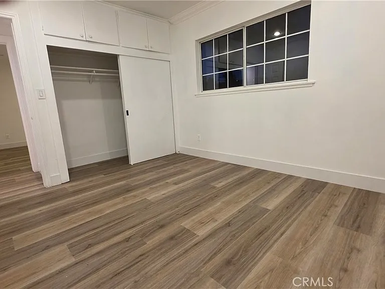 18224 Chatsworth St — Photo 35