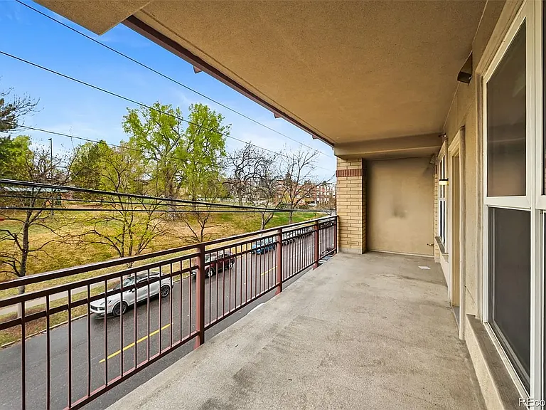 2240 N Clay St — Photo 23
